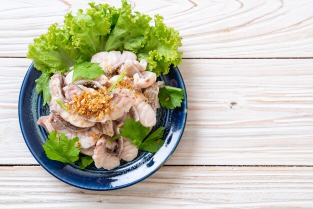 Trempette de poisson bouilli avec sauce