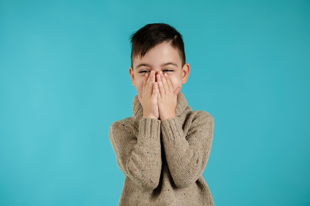 Triste petit enfant garçon