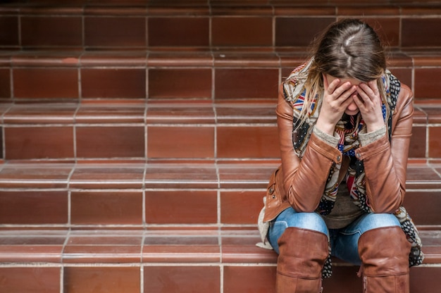 Photo triste, seule, fille, séance, escalier