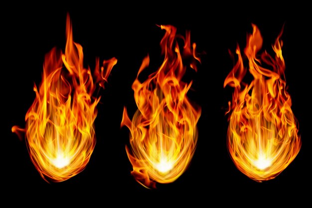 trois boules de feu isolées sur le noir
