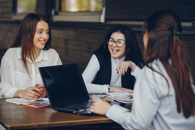 Trois femmes d&#39;affaires