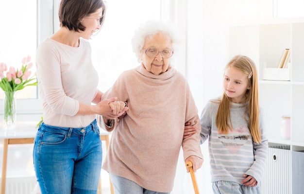 Trois générations de femmes