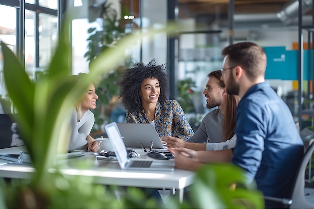 Photo trois hommes d'affaires au travail