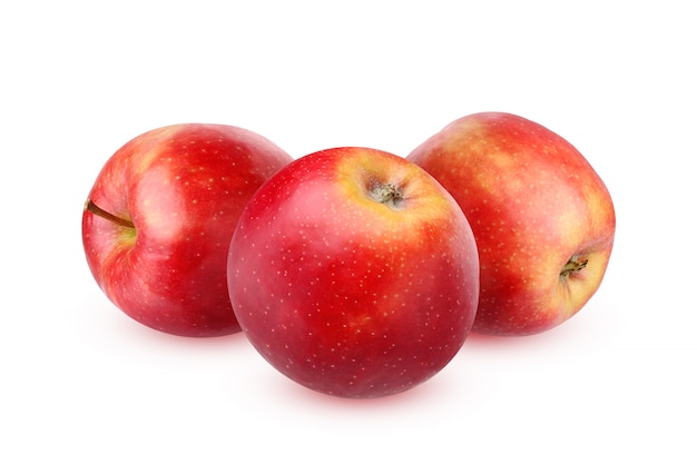 Trois Pommes Rouges Entièrement Avec Des Ombres, Isolés Sur Fond Blanc.