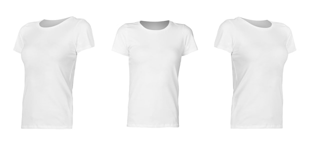 Trois T-shirts blancs isolés sur blanc