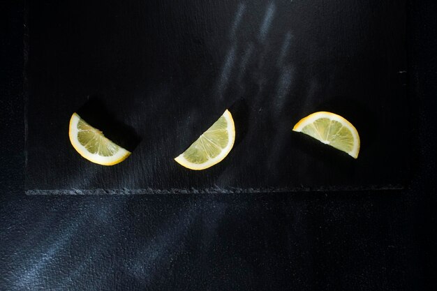 Trois tranches de citron