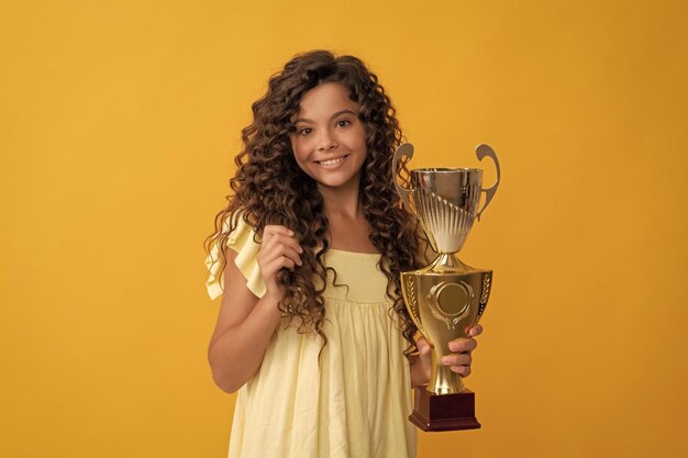 Le trophée et l'enfant de prestige ont obtenu l'inspiration et la motivation du prix, le champion de l'enfant est le gagnant