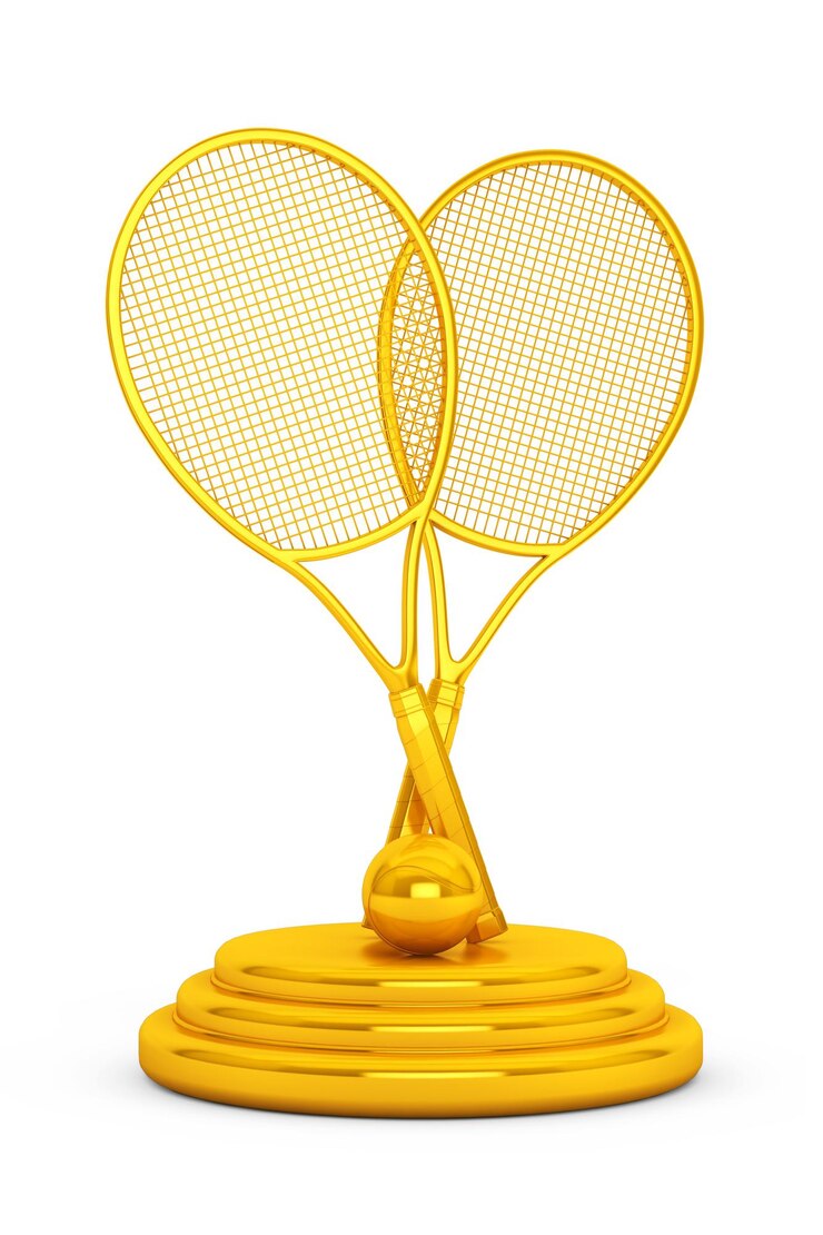 Photo trophée de tennis d'or sur fond blanc