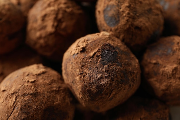 Truffes sucrées partout en arrière-plan, gros plan