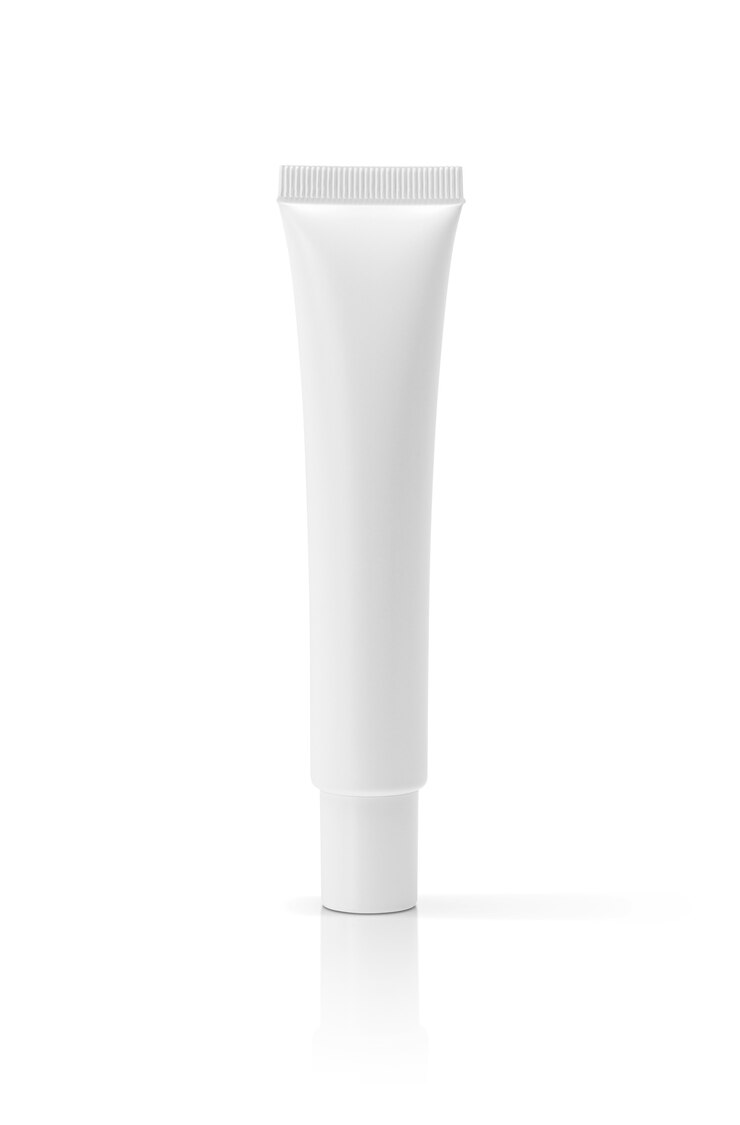 Photo tube de cosmétique emballage vide isolé