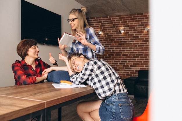 Étudier le travail d&#39;équipe amusant