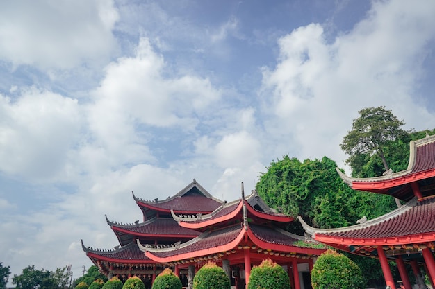 Tuile de toit des temples chinois traditionnels le jour du nouvel an chinois