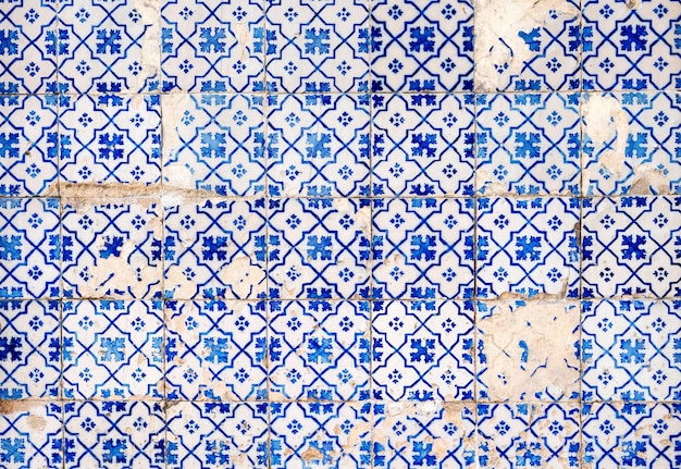 Tuiles décoratives traditionnelles portugaises ornées d'azulejos