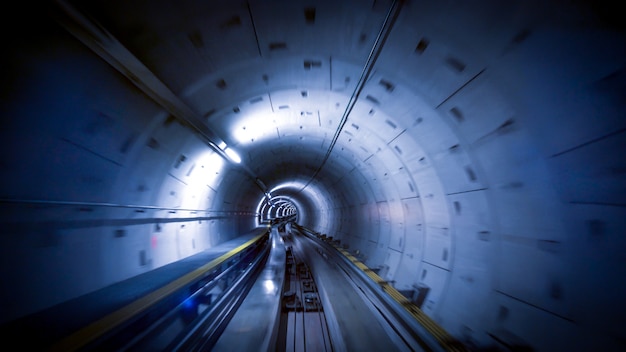 Un tunnel pour les trains à l&#39;aéroport de Zurich, concept vitesse et technologie