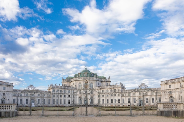 Turin Italie Palais Royal de Stupinigi Vieux extérieur baroque de luxe