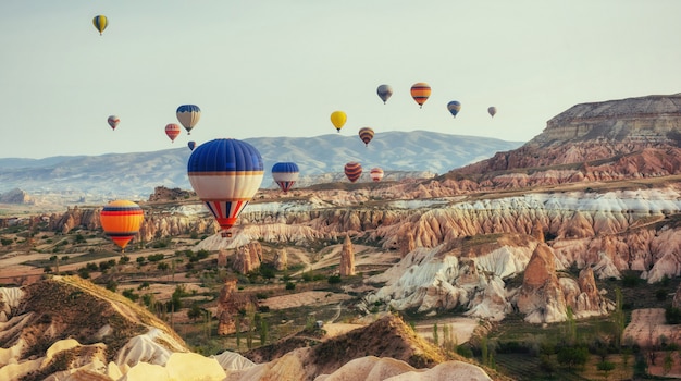 Turquie cappadoce beau ballons vol pierre paysage