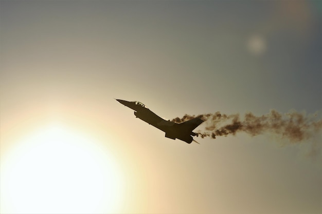 Turquie / Izmir, 9 septembre 2022, célébrations de la fête de l'indépendance d'Izmir, spectacle d'avions Turkish Stars, équipe de démonstration acrobatique de l'armée de l'air turque qui a appelé