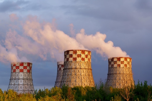 Tuyaux de fumée industriels de divers types de centrales thermiques