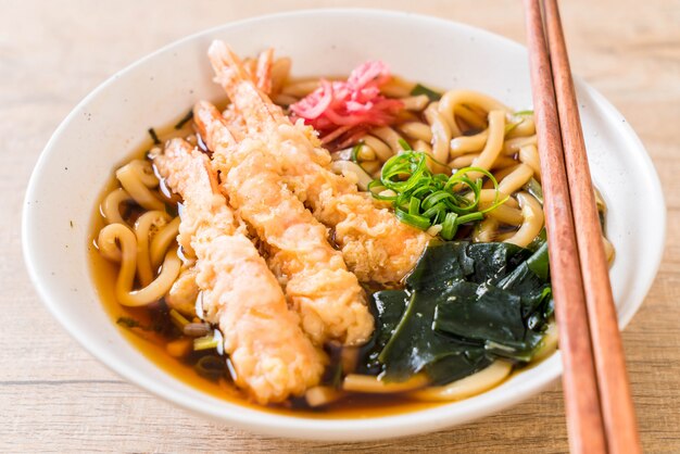 udon ramen nouilles aux crevettes tempura