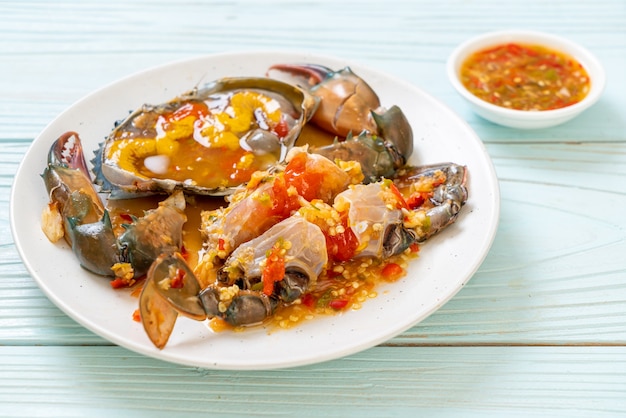 Œufs de crabe marinés avec sauce