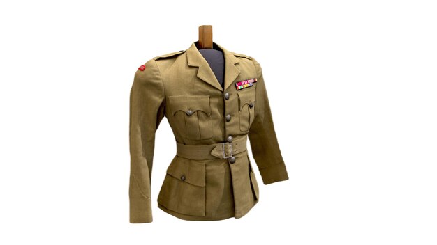 Un uniforme de l'armée féminine avec le mot armée dessus