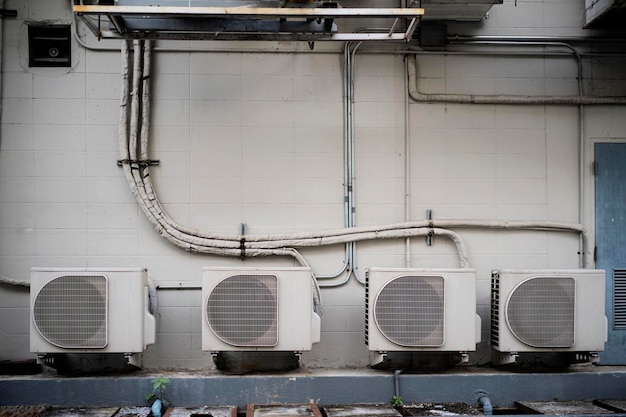 Unité de climatisation de refroidissement et système de contrôle de la station moteur du condenseur à air à l'extérieur du bâtiment