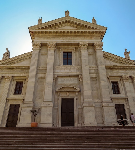 Urbino Vue de la cathédrale