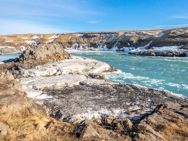 Urridafoss la cascade la plus volumineuse du pays au sud près de la route principale d'Islande