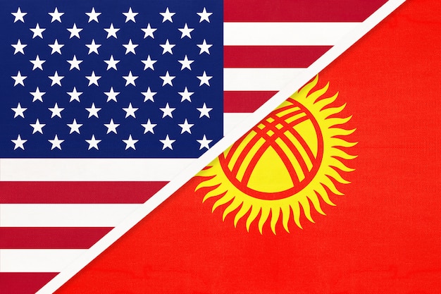 Usa Vs Kirghizistan Drapeau National Du Textile. Relation Entre Deux Pays Américains Et Asiatiques.