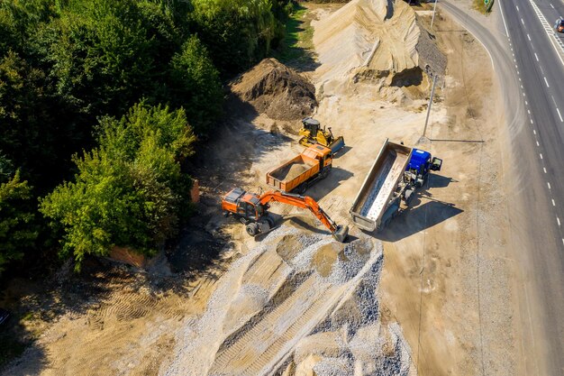 Usine d'excavation de bulldozer de machines de construction de chantier de construction Vue aérienne