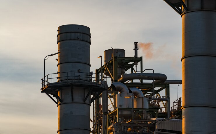 Photo usine industrielle au crépuscule