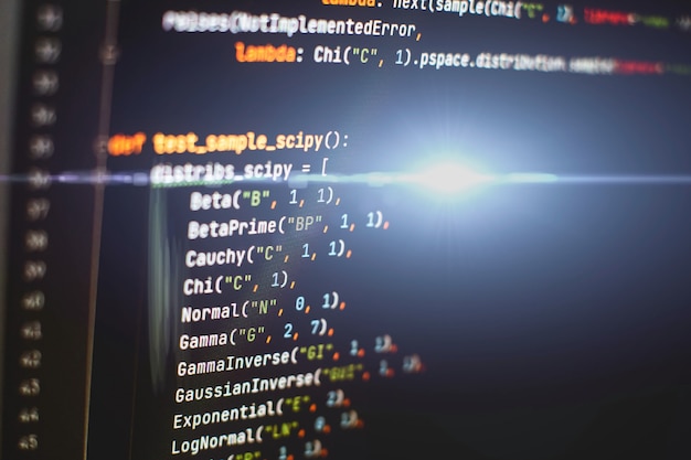 Utilisation de CSS, JavaScript et HTML. Surveiller le gros plan du code source de la fonction. Contexte abstrait de la technologie informatique. Code source du logiciel.