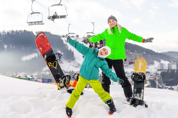 Vacances d'hiver en famille dans la station de ski