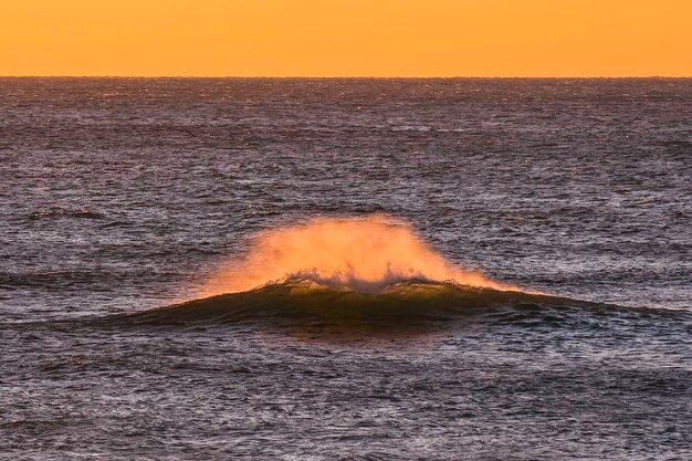 Vagues dans l'océan PatagonieArgentine