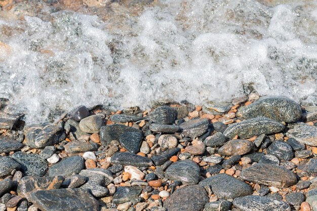 vagues du lac Baïkal en été