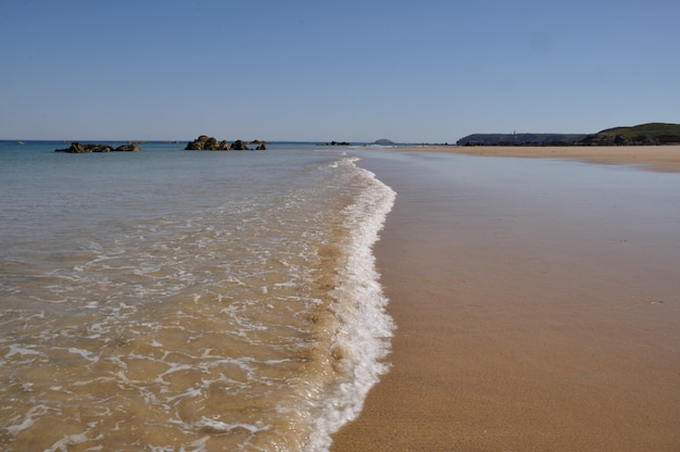 Photo vagues sur la plage d'erquy