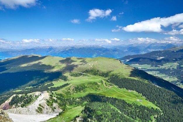 Val Gardena prés et montagnes