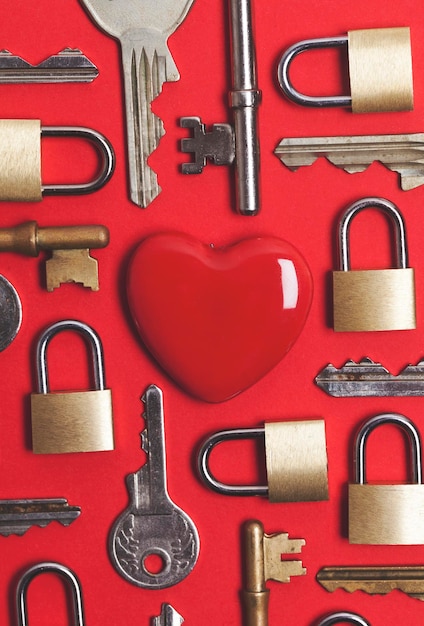 Valentines déverrouiller le concept d'amour Coeur rouge avec cadenas et clé