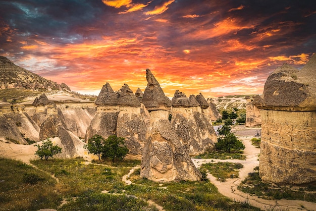 Vallée de l'amour au coucher du soleil