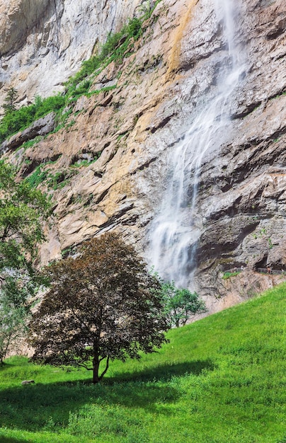 Vallée de Lauterbrunnen dans les Alpes suisses