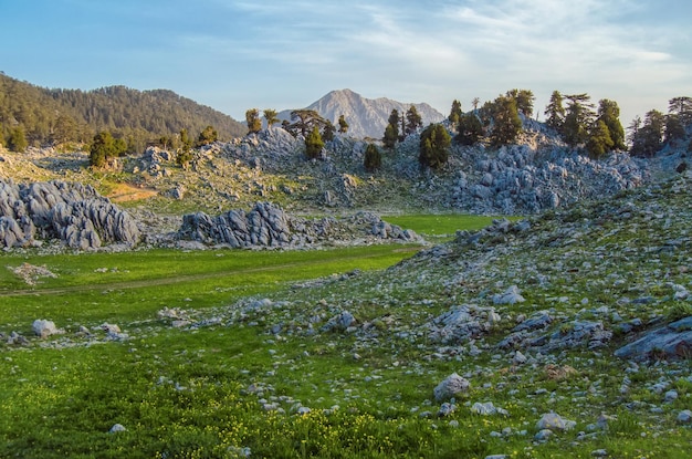 Vallée des montagnes en Turquie Thème de voyage Belle nature paysage likya way