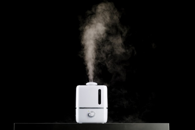 Vapeur de l'humidificateur. Technologie à ultrasons, augmentant l'humidité de l'air dans la pièce.