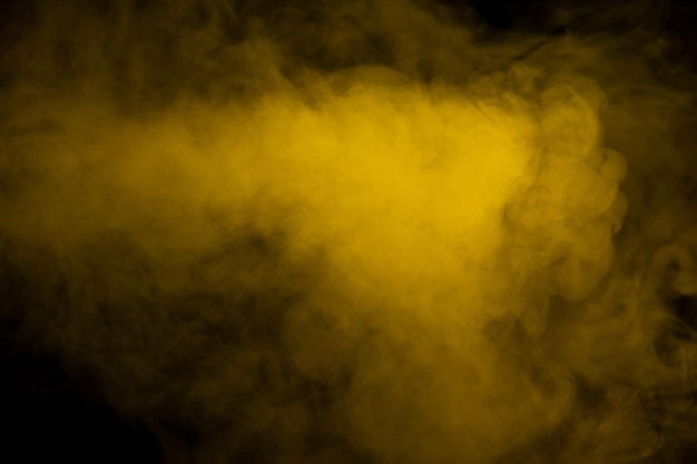 Vapeur jaune sur fond noir