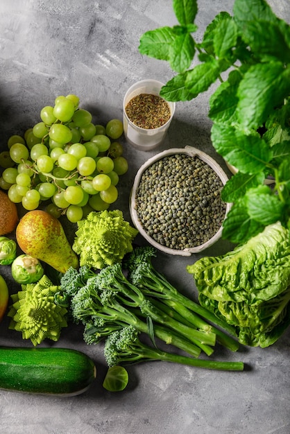 Photo variété de légumes verts et de fruits