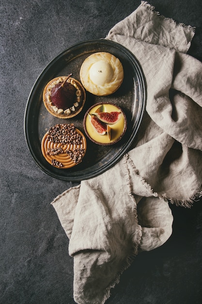 Variété De Tartelettes Sucrées