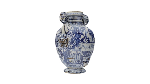 Un vase bleu et blanc avec un motif floral sur le devant.