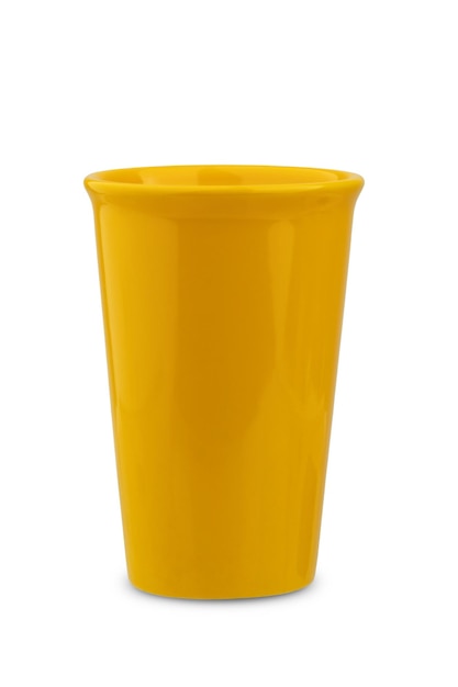 vase en céramique avec rembourrage coloré sous forme de verre, isolé sur fond blanc