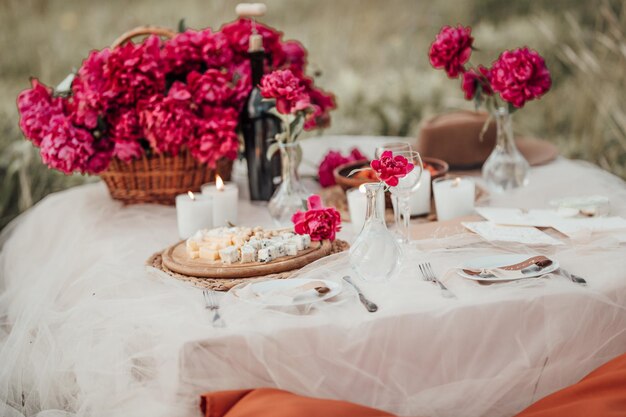 Vase à fleurs sur la table