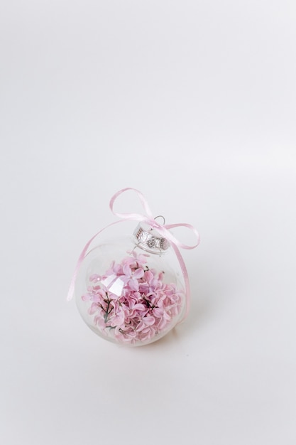 Vase en verre rond lilas fleurs cadeau noeud