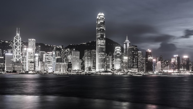 Veilleuse de la ville de Hongkong en photo noir et blanc